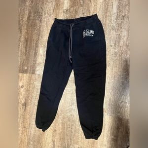 Women’s Gap jogger pants